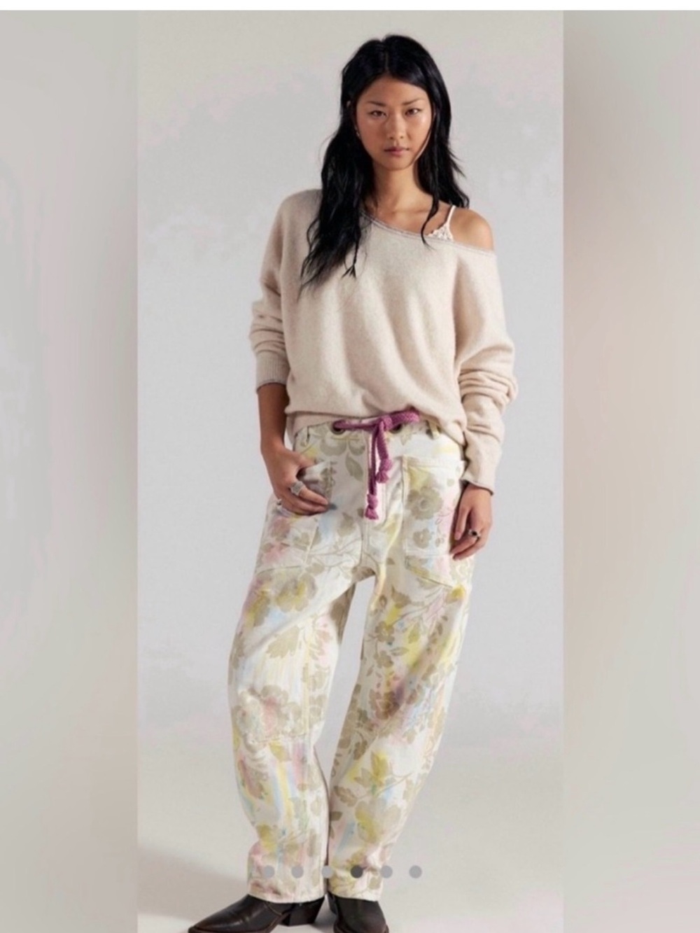 We the free Free People Women's Moxie Printed Flocked Barrel Jeans size 25